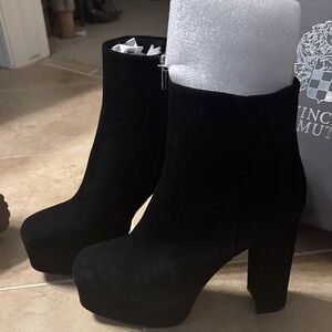 New! Vince Camuto Black Suede Square ToePlatform Boots